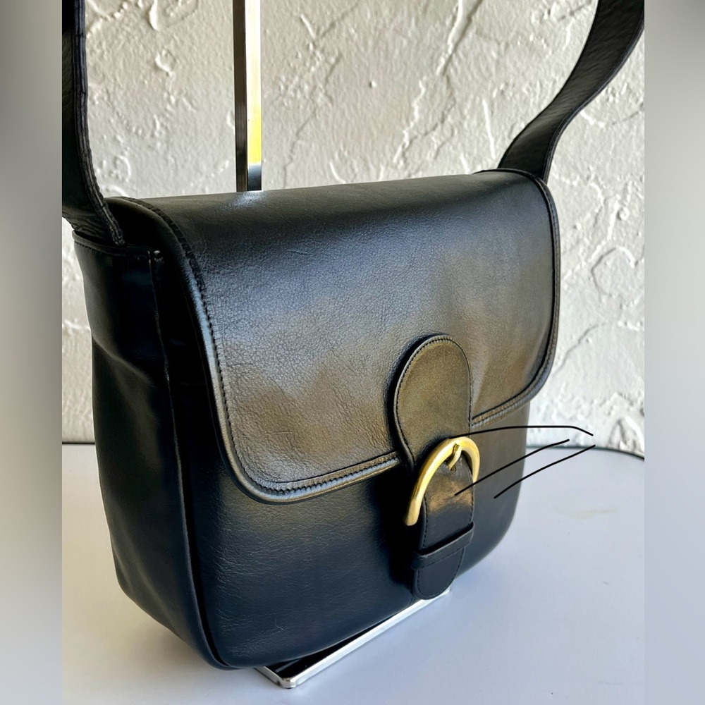 VINTAGE COACH BEDFORD #4164 BLACK SHOULDER BAG